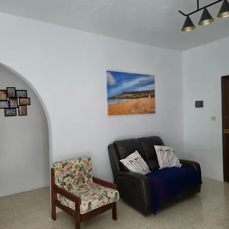 Apartment Kennedy Court - Prime Location - Bus Terminus St. Paul's Bay