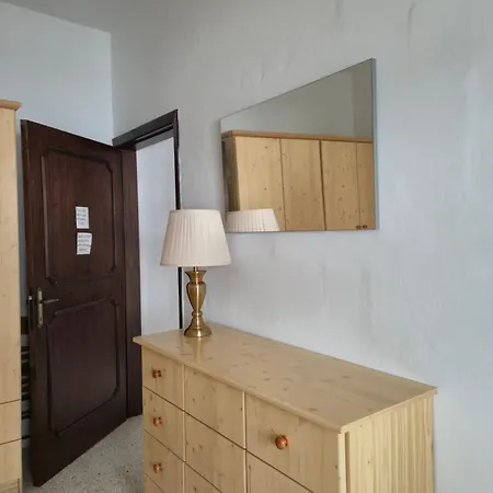Kennedy Court - Prime Location - Bus Terminus